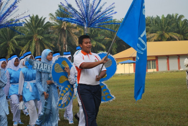 Nelly The Strange Hari sukan sekolah Nelly