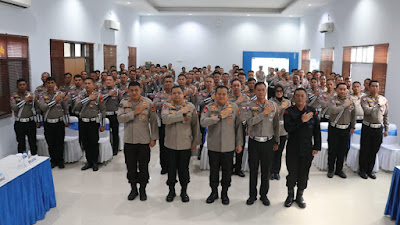 Kapolda Sulsel Lepas 75 Personel Dit Lantas Polda Sulsel Pengamanan KTT ASEAN ke-42 Tahun 2023, di NTT