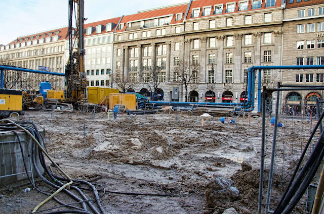 Baustelle Unter den Linden, zwischen Friedrichstraße und Charlottenstraße, 10117 Berlin, 22.12.2013