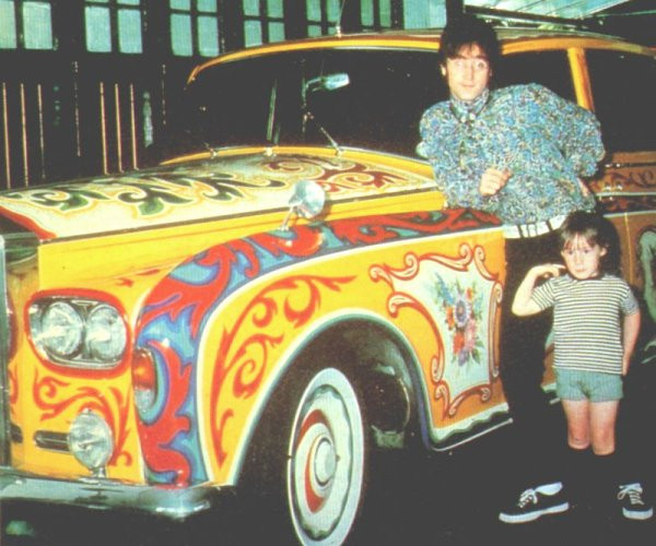 Why Lennon choose Rolls Royce was the opportunity of personalizing it.