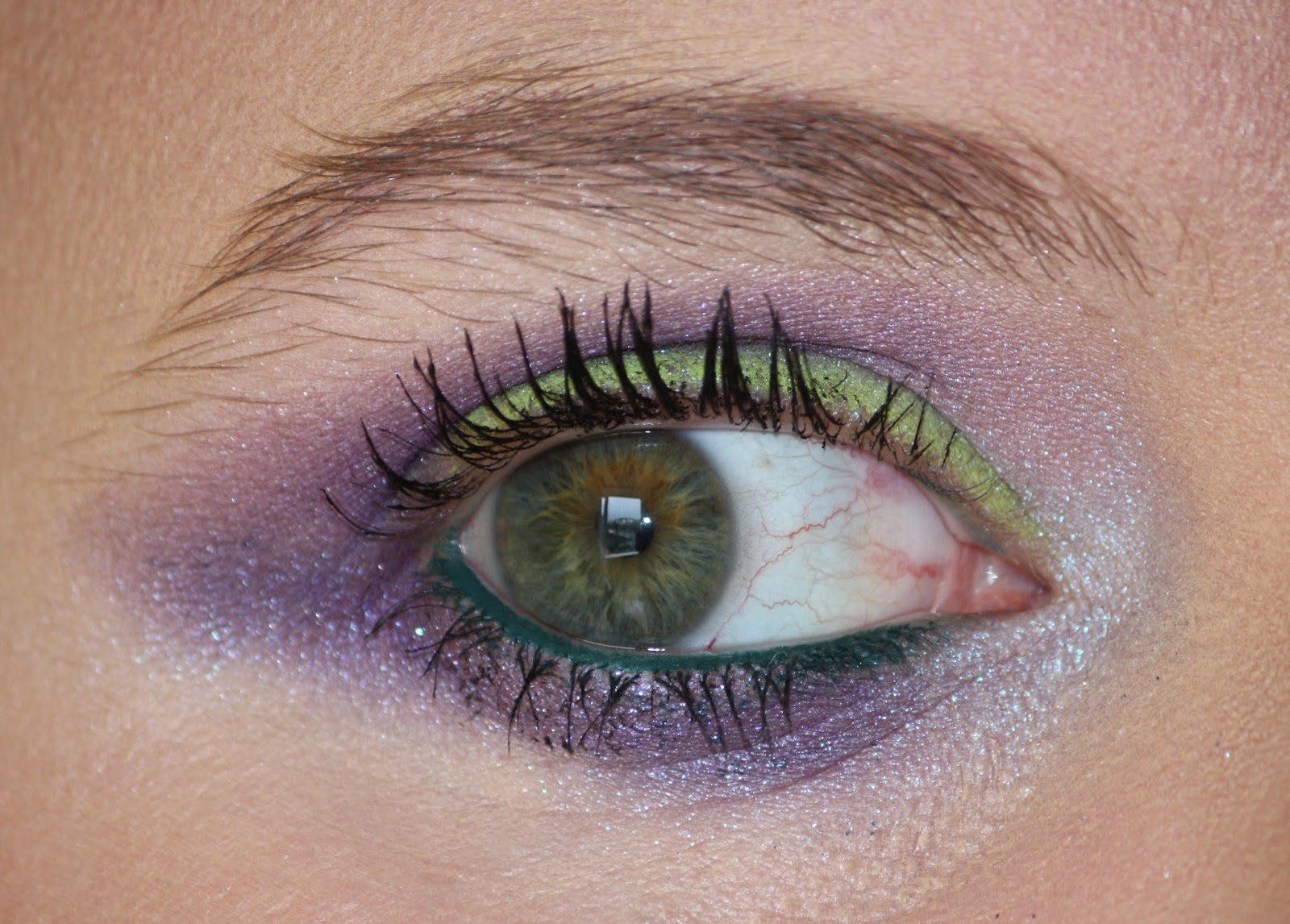 Die Zauberin Zebulon Violet Acid Green Eye MakeUp