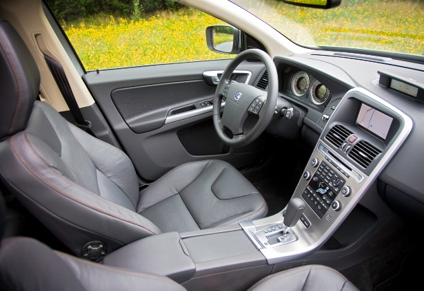 2010 Volvo XC60 Interior