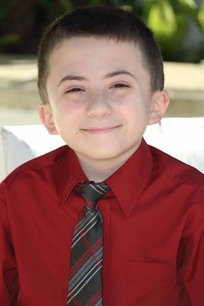 Atticus Shaffer Profile pictures, Dp Images, Display pics collection for whatsapp, Facebook, Instagram, Pinterest.