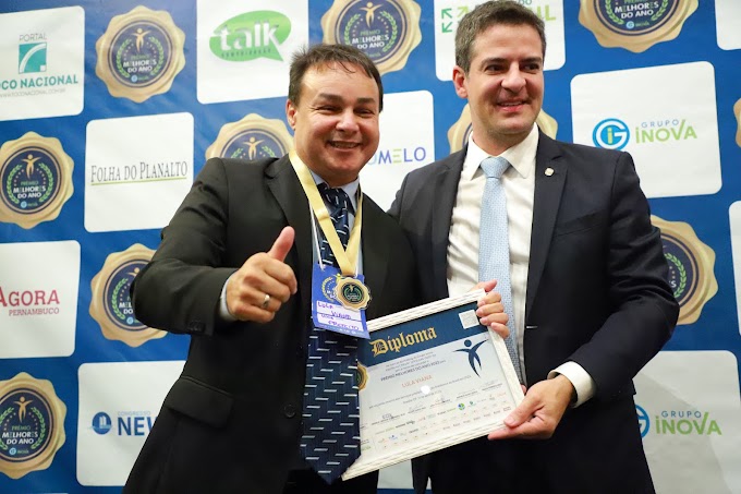 Vice-prefeito de Cidade Ocidental, Lulinha, recebe o prêmio Melhores do Ano 2022 do Grupo Inova