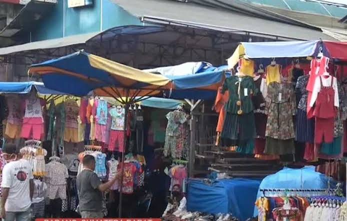 Pengunjung Pasar Raya Padang Meningkat, Sebagian Besar Tak Kenakan Masker