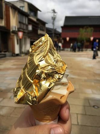 Hanya Di Jepang Ada Es Krim Dilapisi Emas yang Bisa Dimakan