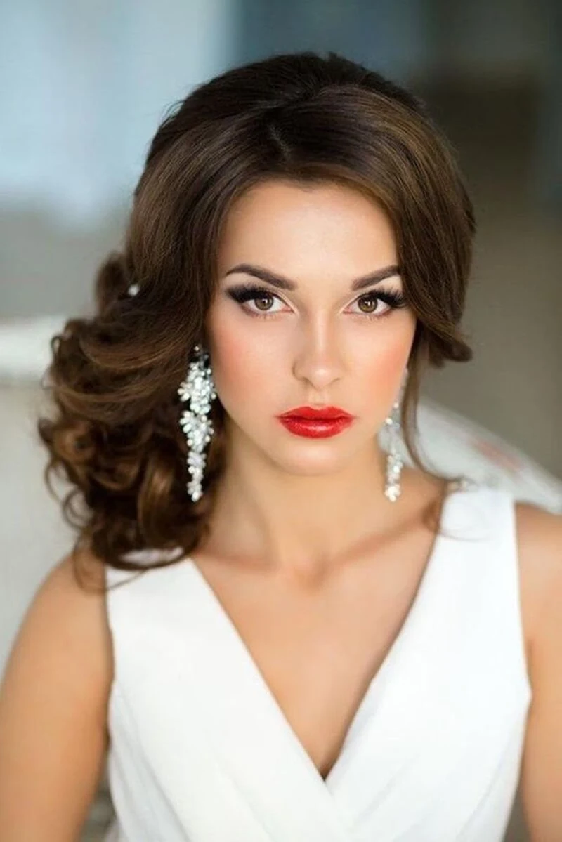 Maquiagem de Noiva Dicas e Tendências para um Look Perfeito no Casamento