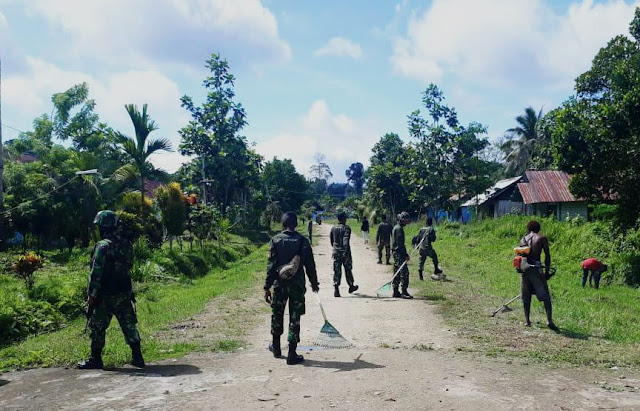 Satgas Yonif 755 Kostrad Ajak Masyarakat Wapoania Cintai Kebersihan