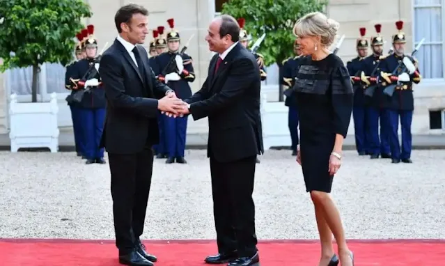 جانب من استقبال الرئيس الفرنسي للرئيس عبدالفتاح السيسي