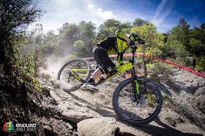 El casco medieval de Aínsa se convierte hoy en el circuito del mundial de enduro