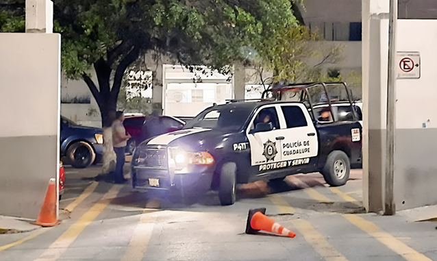 Niño de 12 años llega cargando a otro de 3 a cuartel de la Policía a pedir ayuda tras ataque a balazos en Nuevo León