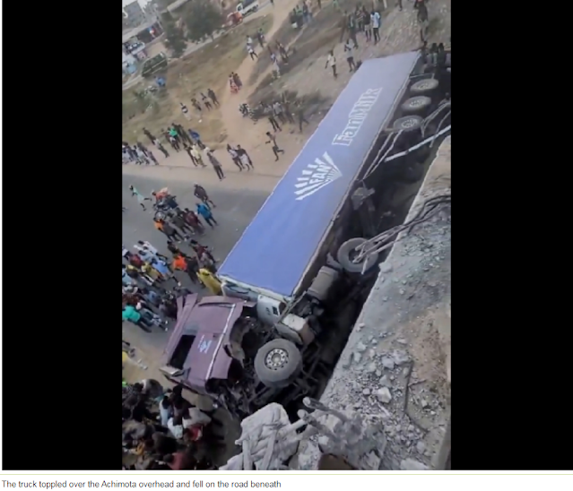 Watch as truck falls off Achimota overhead onto the road beneath