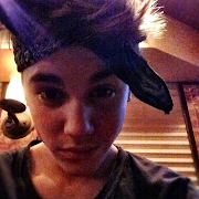 FOTOS: Justin Bieber usa bandana e faz poses para fãs no Instagram (lol)