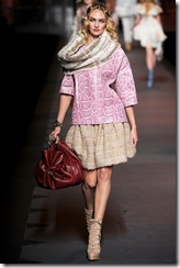 Christian Dior Ready-To-Wear Fall 2011 Runway Photos 21
