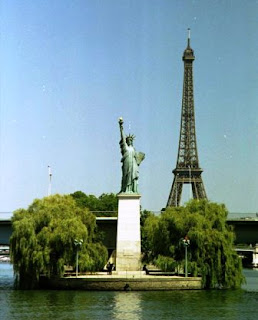 Tempat Wisata Di Paris - Replika Patung Liberty