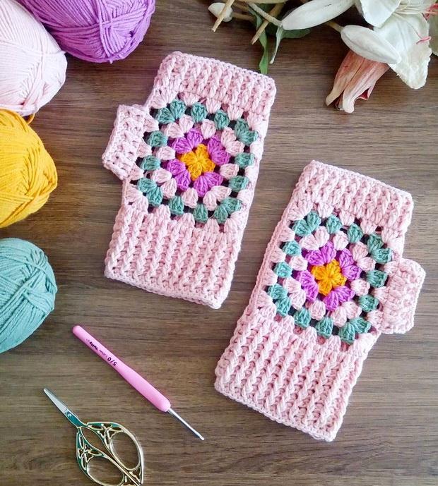 Crochet Fingerless Gloves - Granny Square