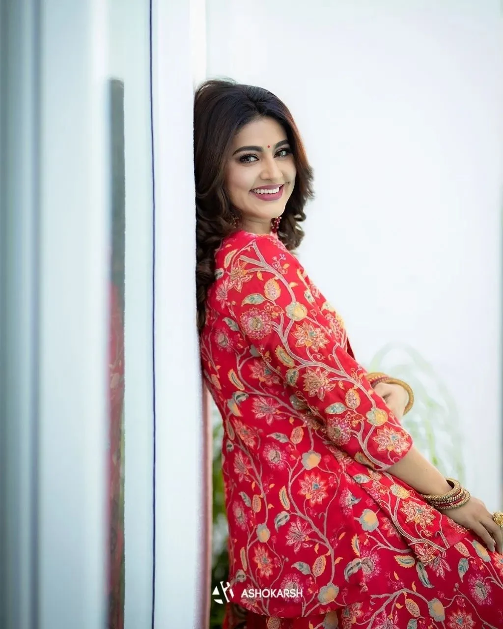 Actress Sneha Prasanna Latest Stunning Photoshoot Stills HD