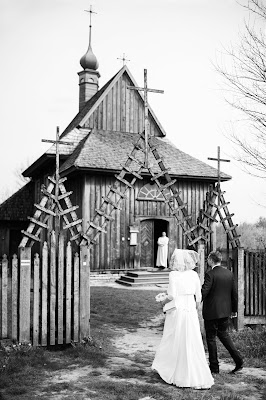 Wejście do Kościoła. Ślub w Lublinie.