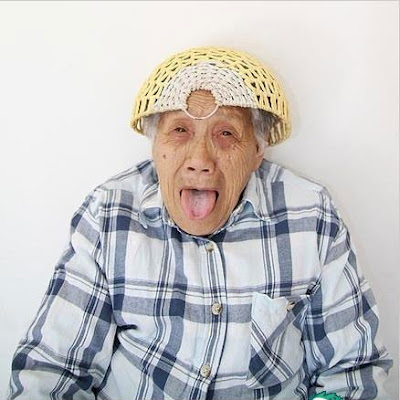 Foto Narsis Nenek Umur 70 Tahun Gemparkan Cina a Foto Narsis Nenek Umur 70 Tahun Gemparkan Cina