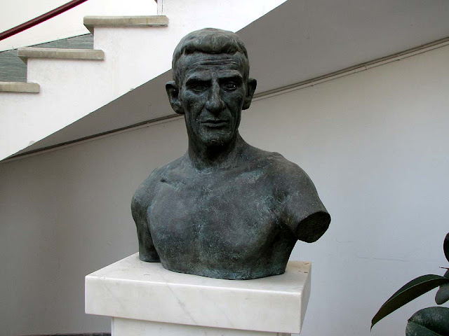 Bust of Armando Picchi, Ardenza Stadium, Livorno