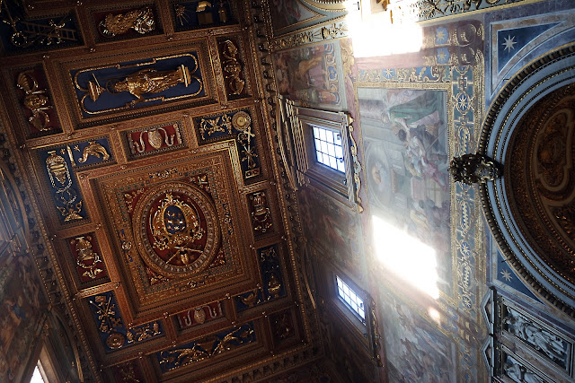 Roma, San Giovanni, Basilique Saint-Jean-de-Latran, Vlog, Roadtrip, voyage, Romain, marbre, mosaique, plafond, Piazza di San Giovann, Italie, vacance, blog, 