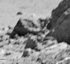 "Ferro velho" lunar? (Fotografado por astronautas da missão Apollo).