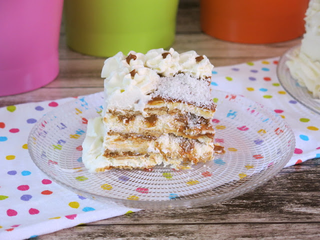 TARTA DE GALLETAS CON DULCE DE LECHE Y COCO