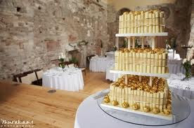 castle vanilla wedding cake pict