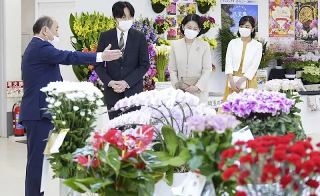 Crown Prince Akishino, Crown Princess Kiko, Princess Kako and Princess Akiko visted flower show in Tokyo