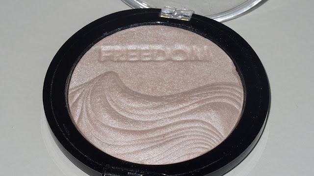 Freedom Makeup Pro Highlight Review
