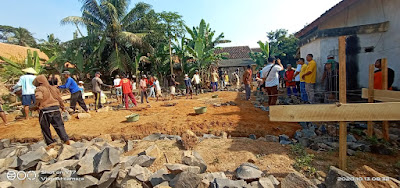 Azwar Hadi Hadiri Peletakan Batu Pertama Pembangunan Masjid Al-Iman Muara Jaya