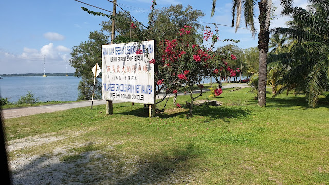 Taman Buaya Teluk Sengat  