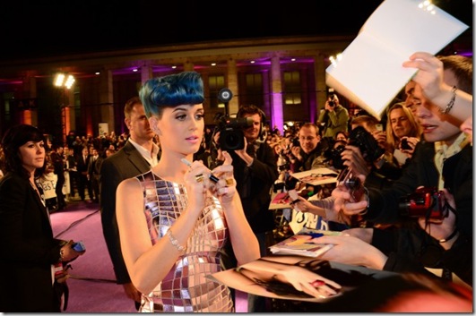 blue-hair-Katy-Perry-3