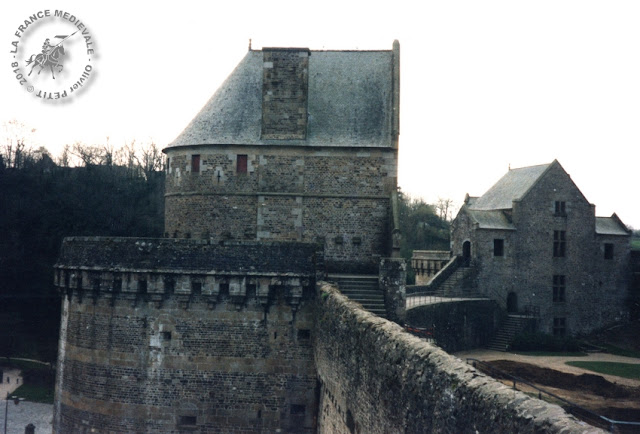 FOUGERES (35) - Château-fort (XIIe-XVe siècles)