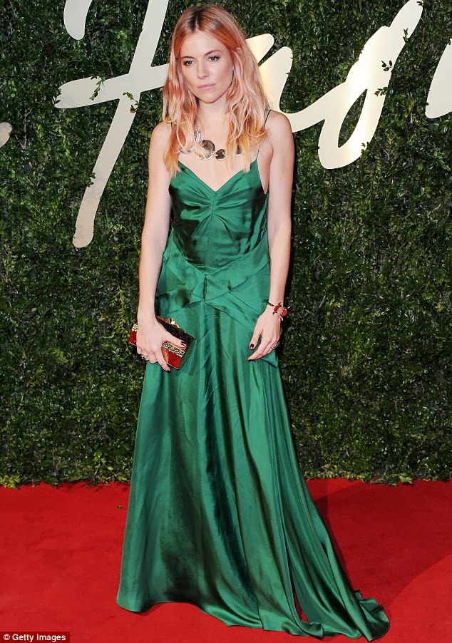 2013 British Fashion Awards: Sienna Miller in Emerald Burberry