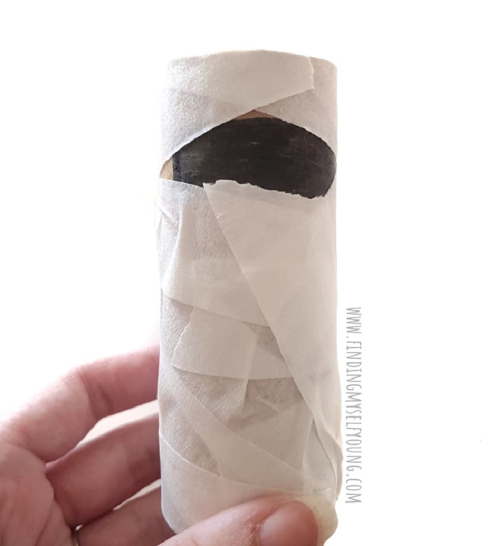 toilet paper roll mummy step 2