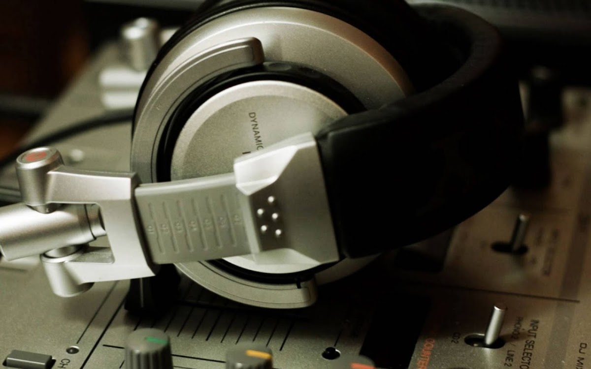 Amazing Headphone Widescreen HD Wallpaper 9