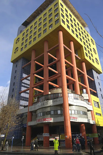Dünyanın en çirkin binası ünvanına sahip Kahramanmaraş İl Özel İdaresi Binası