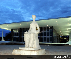 Psol vai ao STF por omissão do Congresso em imposto sobre grandes fortunas