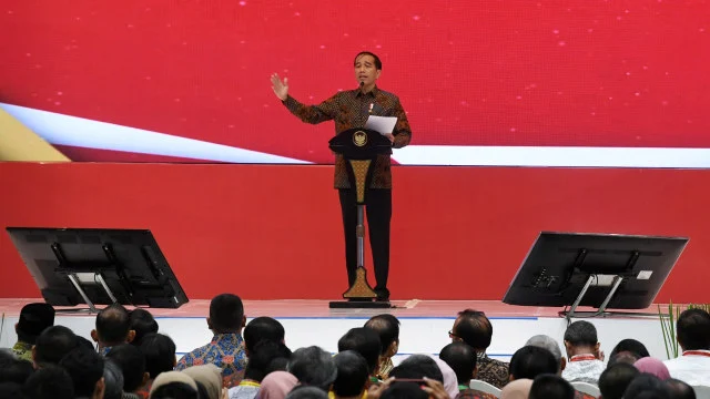 Jokowi Marah Lagi, Belanja Numpuk di Akhir Tahun