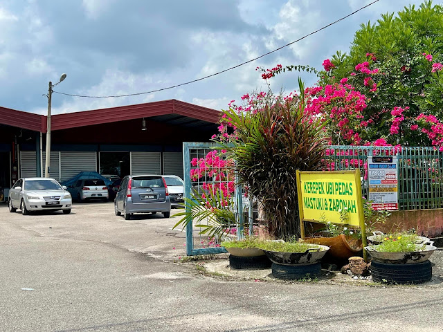 Beli Kuih Raya Di Kilang Kerepek Parit Lapis Laman, Parit Sulong