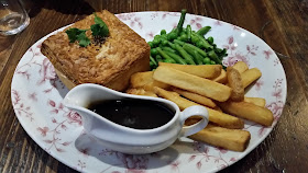 Nicholson's Steak and Ale Pie Review