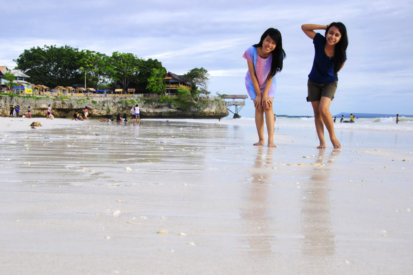 Jejak Wisata Cewek Manis Tashya Uneputty Di Pantai Pasir Putih