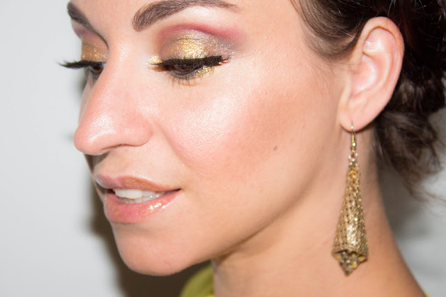 maquillage-makeup-dore-gold-gris-fauxcils-tuto-hudabeauty-urbandecay