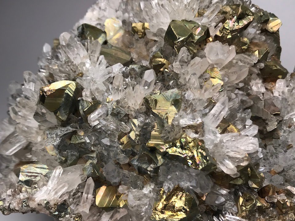 荒川の黄銅鉱 Chalcopyrite From Arakawa