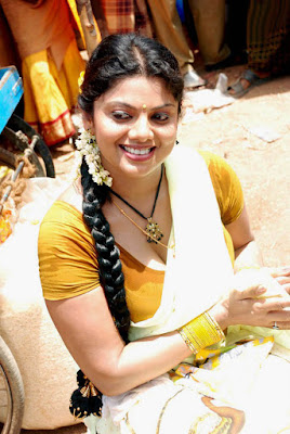 Tamil actress hot saree pics