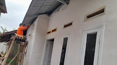 Respon Cepat, Pembangunan Program Bedah Rumah di Desa Jati Mulya Dilanjutkan 