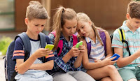 Bambini iPhone-dipendenti: azionisti Apple chiedono uno studio in merito