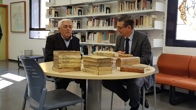 Donación de libros del profesor Juan Ros García