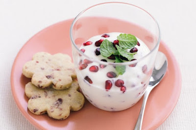 Pomegranate yoghurt dessert recipe